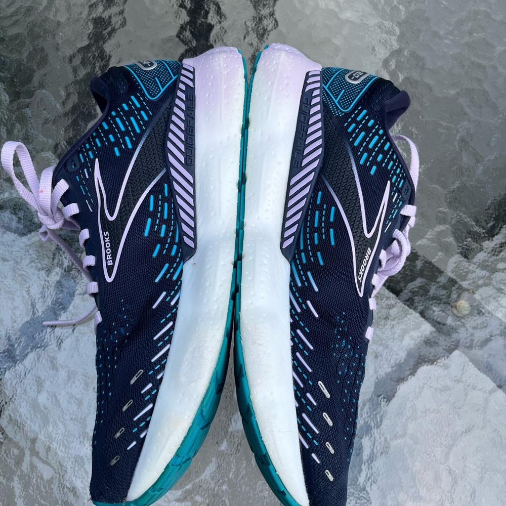 Brooks Glycerin 20 Blue w/Lavender Laces Size 9 1/2 FREE SHIPPING $65. - Picture 5 of 13